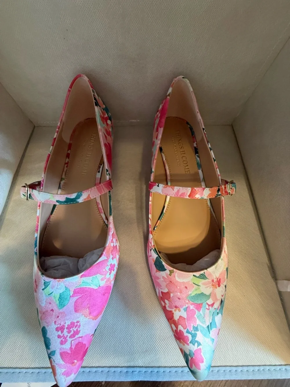 THINGS II COME KYRA  Pink Floral Flat Buckle Mary Jane Women's 5M
